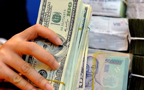 Sáng 15/11: TGTT giảm mạnh, giá USD ngân hàng vẫn vững vàng