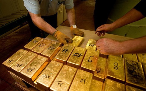 Giá vàng có thể vượt 5.000 USD vì bất ổn chính trị, tài chính
