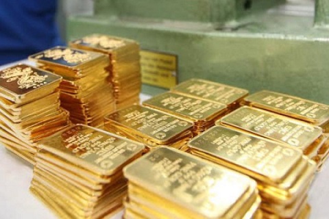 Vàng neo đậu gần đỉnh cao 4 tháng nhờ đồng USD yếu