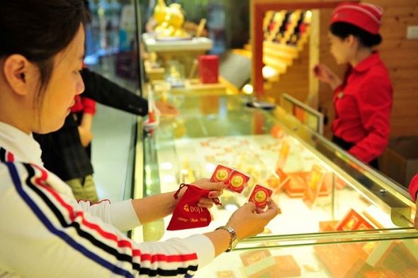 Thị trường vàng đối diện với nhiều cơn gió ngược