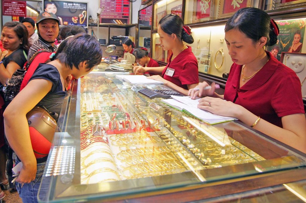 Giá vàng khó giảm mạnh