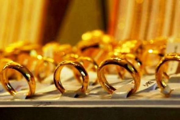 Chờ đợi vàng trong nước đột biến, nhiều nhà đầu tư đứng ngoài thị trường