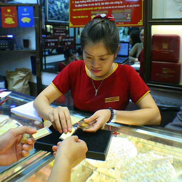 Giảm tỷ trọng đầu tư vàng