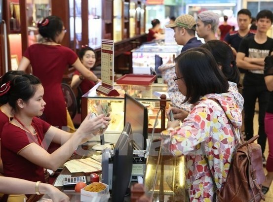 Vàng lưỡng lự quanh mốc 36,7 triệu đồng/ lượng