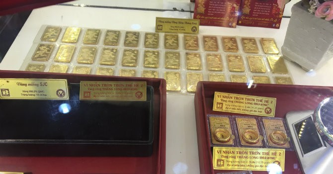 VÀNG TRONG NƯỚC ỔN ĐỊNH, THẾ GIỚI TĂNG NHẸ