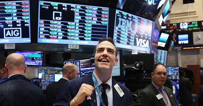 Phiên 4/6: Nasdaq Composite cao kỉ lục, USD giảm nhẹ, vàng ổn định trong phiên đầu tuần