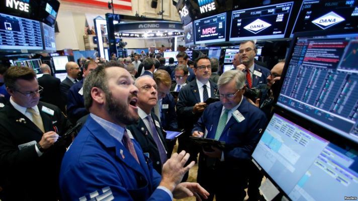 Phiên 27/8: S&#038;P 500 lập kỷ lục mới, Nasdaq phá mốc 8000 lần đầu tiên; Vàng, Dầu nối dài đà tăng nhờ USD yếu