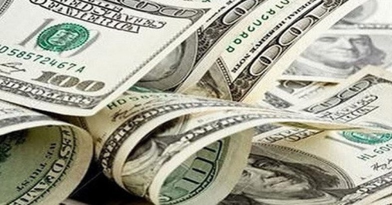 Giá USD tại các ngân hàng diễn biến trái chiều