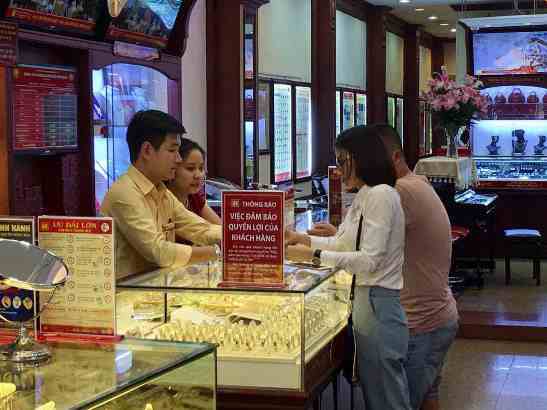 Vàng trong nước ngược chiều vàng thế giới