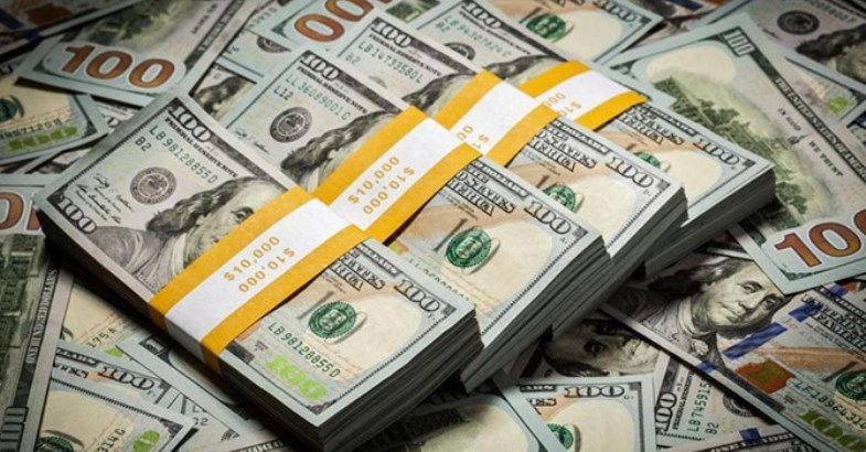 TGTT tăng vọt, USD trong nước vẫn “im lìm”