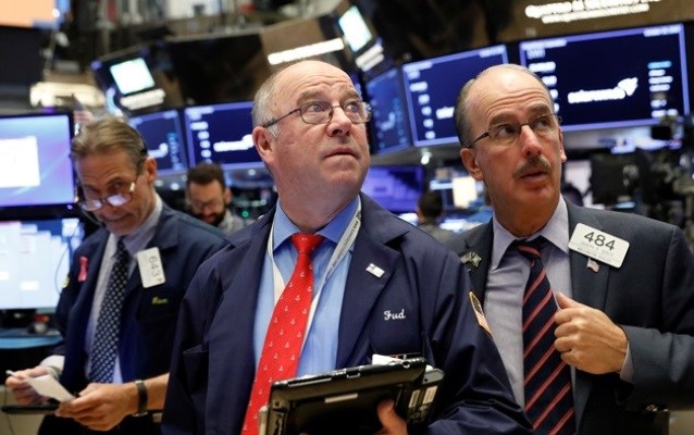 Phiên 16/11: Giá vàng tiếp đà tăng tốt khi USD giảm; phố Wall đi ngang cùng giá dầu