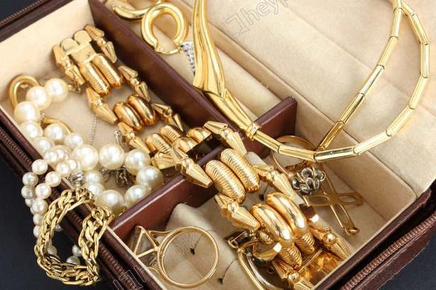 Bảng giá vàng 9h sáng ngày 4/12: Giá vàng trong nước tiếp tục tăng
