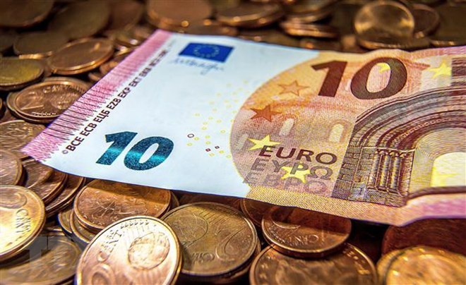 Biểu tình khiến tăng trưởng của Eurozone giảm xuống mức thấp nhất