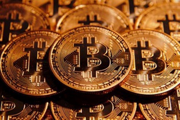 Bitcoin rơi khỏi mức 4.000 USD