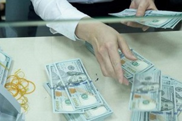 Vì sao giá USD nhảy vọt trong thời gian gần đây?