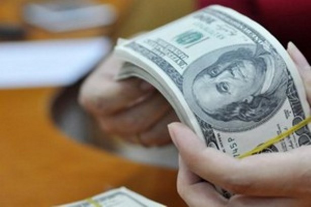 Ngân hàng giảm mạnh giá USD