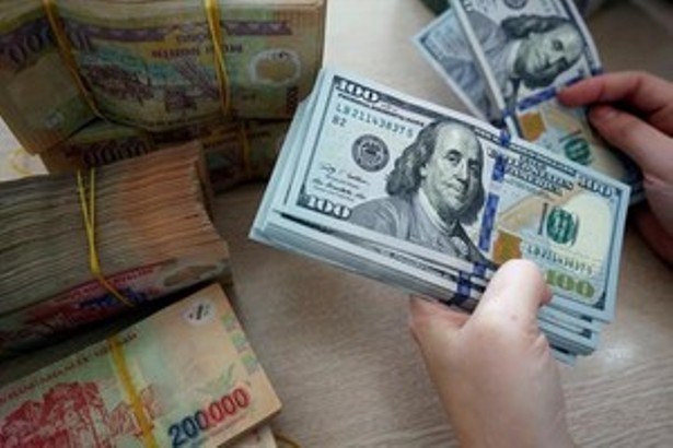 Tỷ giá USD tiếp đà tăng mạnh