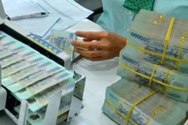 Tỷ giá trung tâm giảm, USD tại các ngân hàng giảm sâu