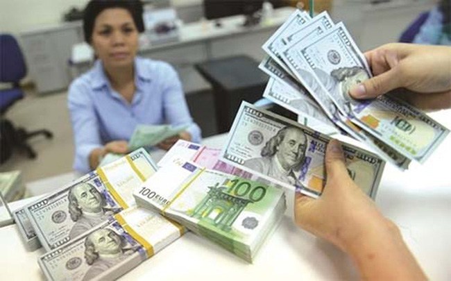 Tỷ giá USD/VND ngày 23/8: TGTT tăng tới 11 đồng, giá USD tại các NH vẫn đứng im