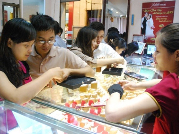 Giá vàng SJC bứt phá đi lên cùng chiều thế giới