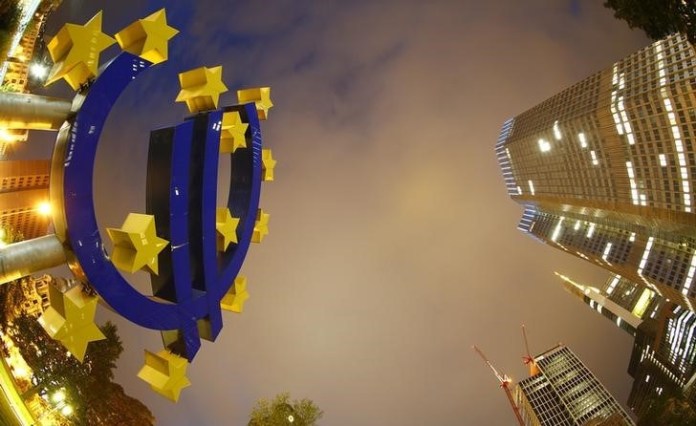 ECB bơm thêm 600 tỷ EUR ra nền kinh tế, cá mập SPDR gom mua khiến giá vàng tăng vọt