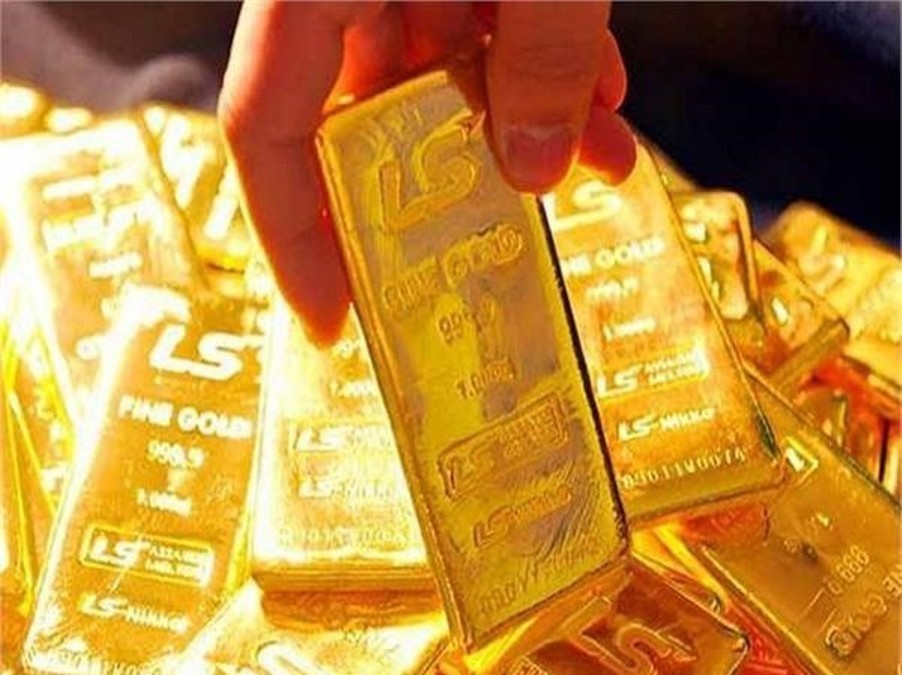 Giá vàng gần chạm mốc 59 triệu đồng: Lúc này mua hay bán?