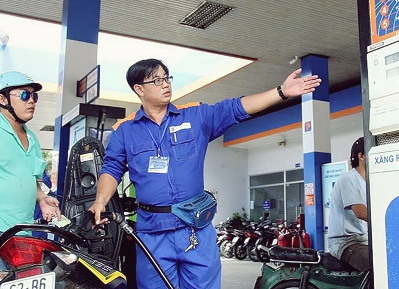 Giá xăng dầu được điều chỉnh giảm từ chiều ngày 11/11