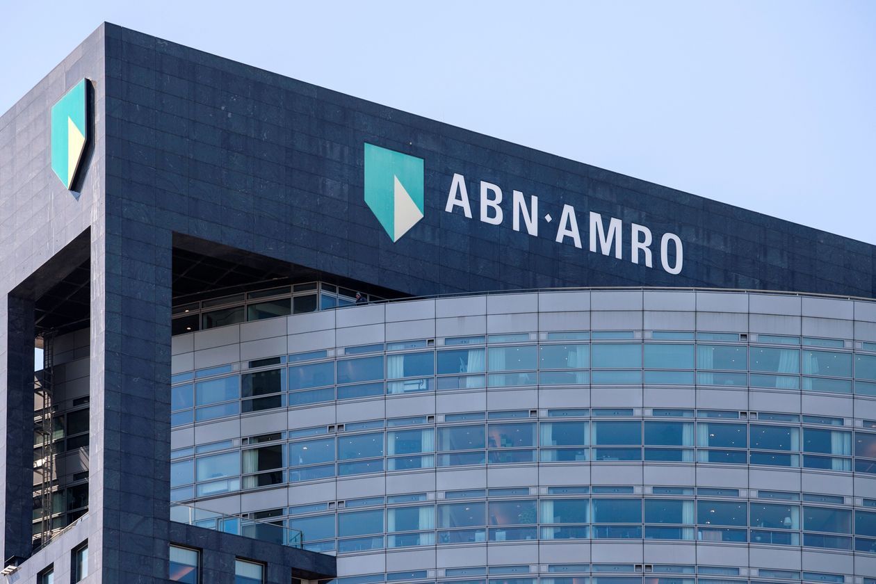 ABN AMRO: Vàng có thể chạm 2100$ trong năm tới nhưng đà tăng không phải là không có rủi ro