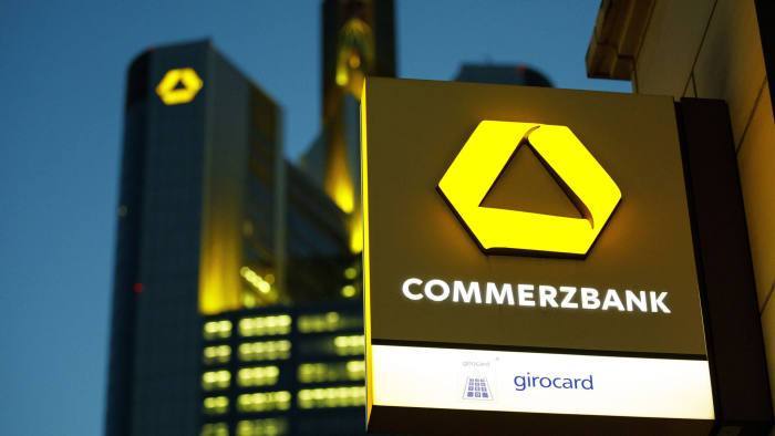 Dù hạ dự báo giá, Ngân hàng Commezbank vẫn tin vàng có thể chạm ngưỡng 2000$