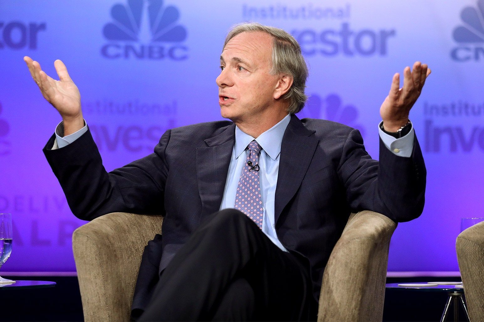 Tỷ phú Ray Dalio nói về những thay đổi thuế &#8216;gây sốc&#8217;: Sẽ cấm vàng, bitcoin?