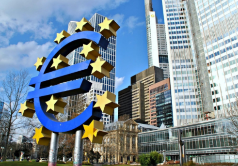 ECB tiếp tục mua mạnh trái phiếu và duy trì lãi suất ở mức thấp kỷ lục