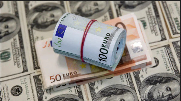 TT ngoại hối 23/7: EUR chùng xuống vì giọng điệu ôn hòa của ECB, USD kết tuần tăng nhẹ