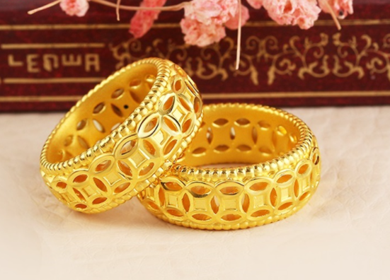 Đà tăng của USD đẩy giá vàng đi xuống