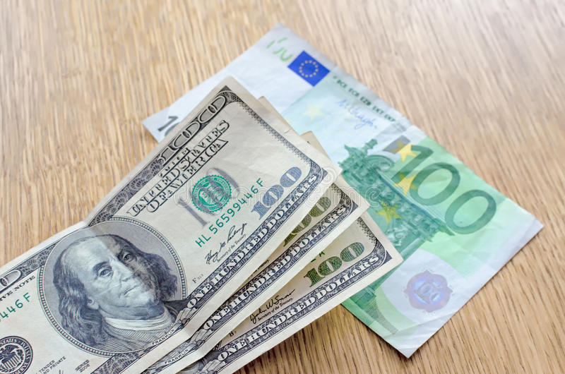 TT ngoại hối 9/9: EUR tăng tốt nhờ ‘đặt cược’ ECB đi trước Fed một bước