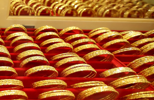 SJC giảm tiếp gần triệu đồng/lượng, chênh lệch với vàng thế giới sụt mạnh còn 9,1 triệu đồng