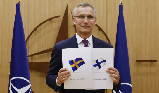 Ngày 18/5, Thụy Điển và Phần Lan chính thức nộp đơn xin gia nhập NATO