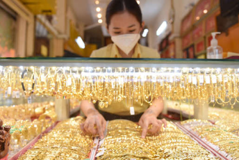 Bảng giá vàng sáng 9/9: Biến động với &#8216;sóng&#8217; giảm nhẹ, SJC &#8216;quẩn quanh&#8217; dưới mốc 67 triệu đồng