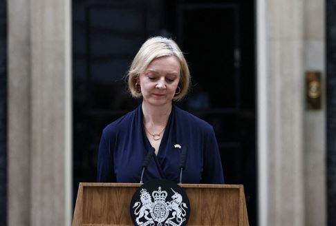 Thủ tướng Liz Truss từ chức, Ông Johnson được ủng hộ quay trở lại