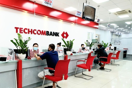 Techcombank tăng lãi suất không kỳ hạn lên 33 lần