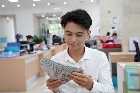 Ngân hàng Nhà nước giảm giá bán USD