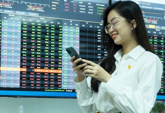 TTCK phiên sáng 11/11: Cổ phiếu ngân hàng nâng đỡ, VN-Index bật tăng gần 14 điểm sau phiên bán tháo