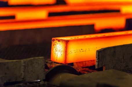 Giá thép giảm trên sàn giao dịch, về mức 4.111 Nhân dân tệ/tấn