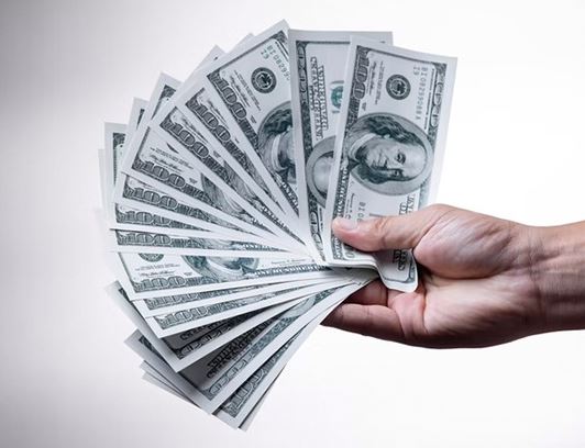 Tỷ giá VND/USD 4/4: Đồng USD suy yếu trong ngân hàng, TT tự do đi ngang dưới mốc 23.500