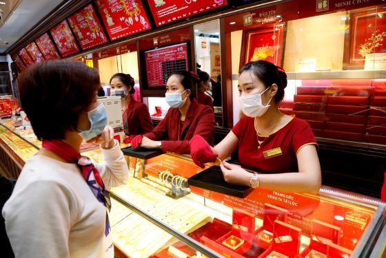 Bảng giá vàng sáng 5/5: SJC &#8220;một mình một chợ&#8221;