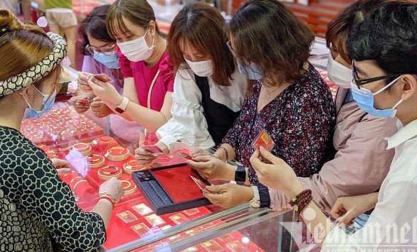 Bảng giá vàng sáng 9/9: Cuối tuần, SJC thiếu nhất quán trong xu hướng điều chỉnh