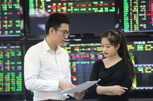 Nhận định TTCK phiên 10/10: Có thể tiếp tục xem xét mua mới với tỷ trọng thấp