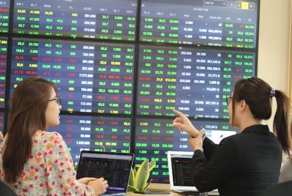 TTCK phiên 10/1: VN-Index tăng trở lại nhờ cổ phiếu ngân hàng