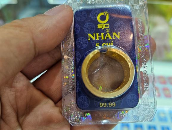 Vàng Nhẫn 9999: Xu hướng tăng đồng thuận, vàng nhẫn ngấp nghé mốc 64 triệu đồng