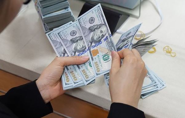 Tỷ giá VND/USD 12/1: Tỷ giá trung tâm và NHTM tiếp đà tăng tốc