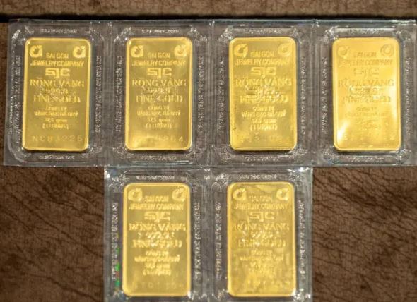 Chiều 1/4: SJC nhấp nhô rời mốc 81 triệu đồng, vàng nhẫn giảm mạnh khi thế giới lùi về 2150 USD
